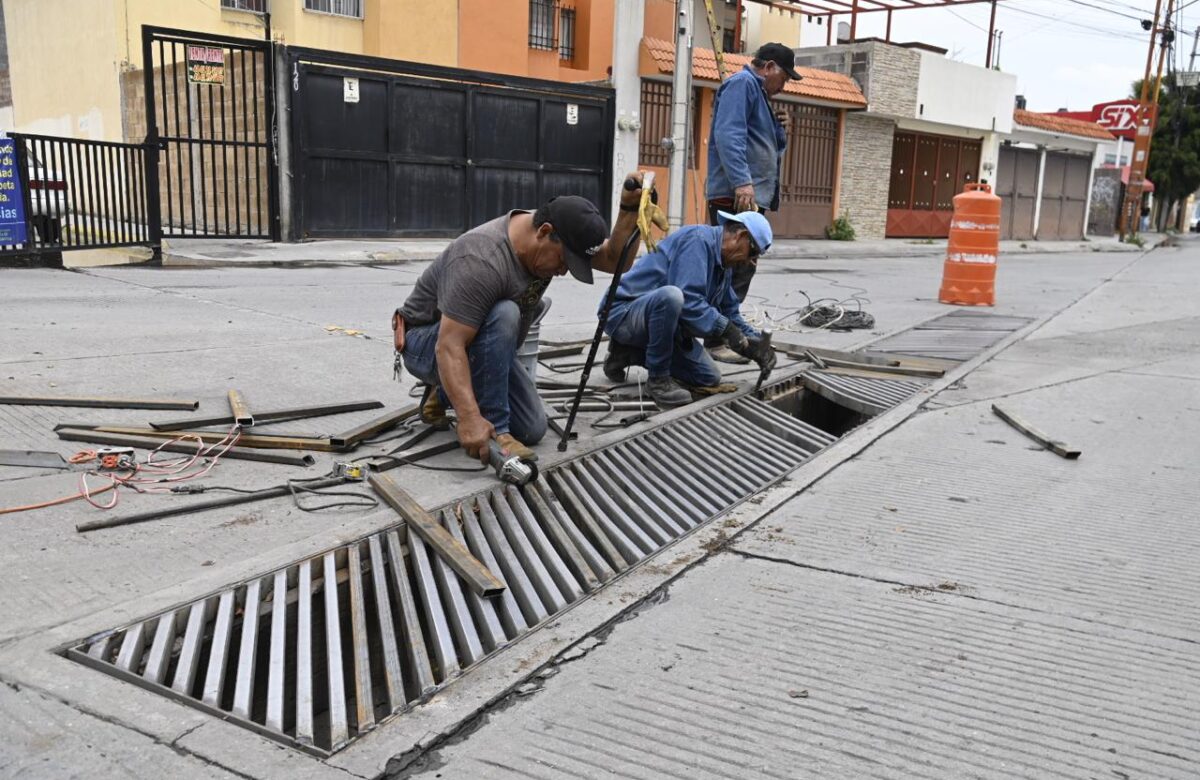 GOBIERNO DE SOLEDAD REPARÓ REJILLAS PLUVIALES EN COLONIAS