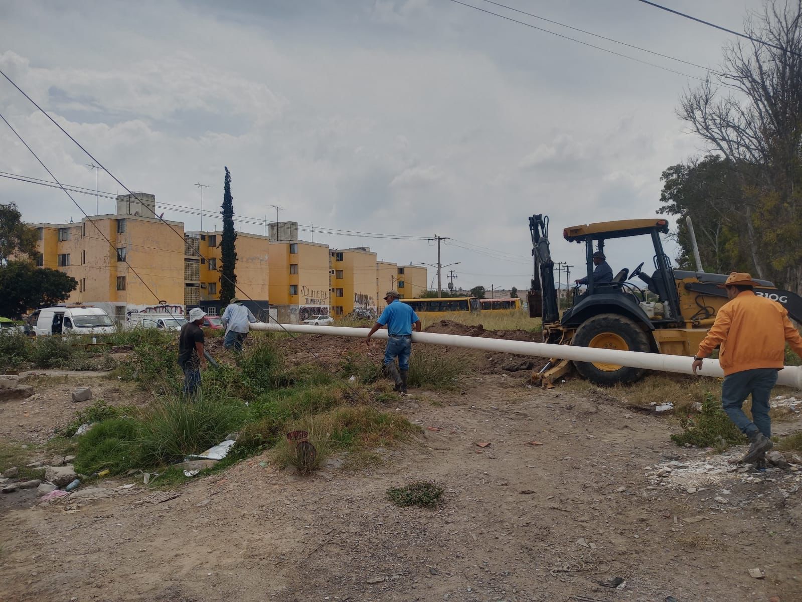 INTERAPAS IMPIDE FUGA EN LA ZONA NORTE DE LA CAPITAL POTOSINA