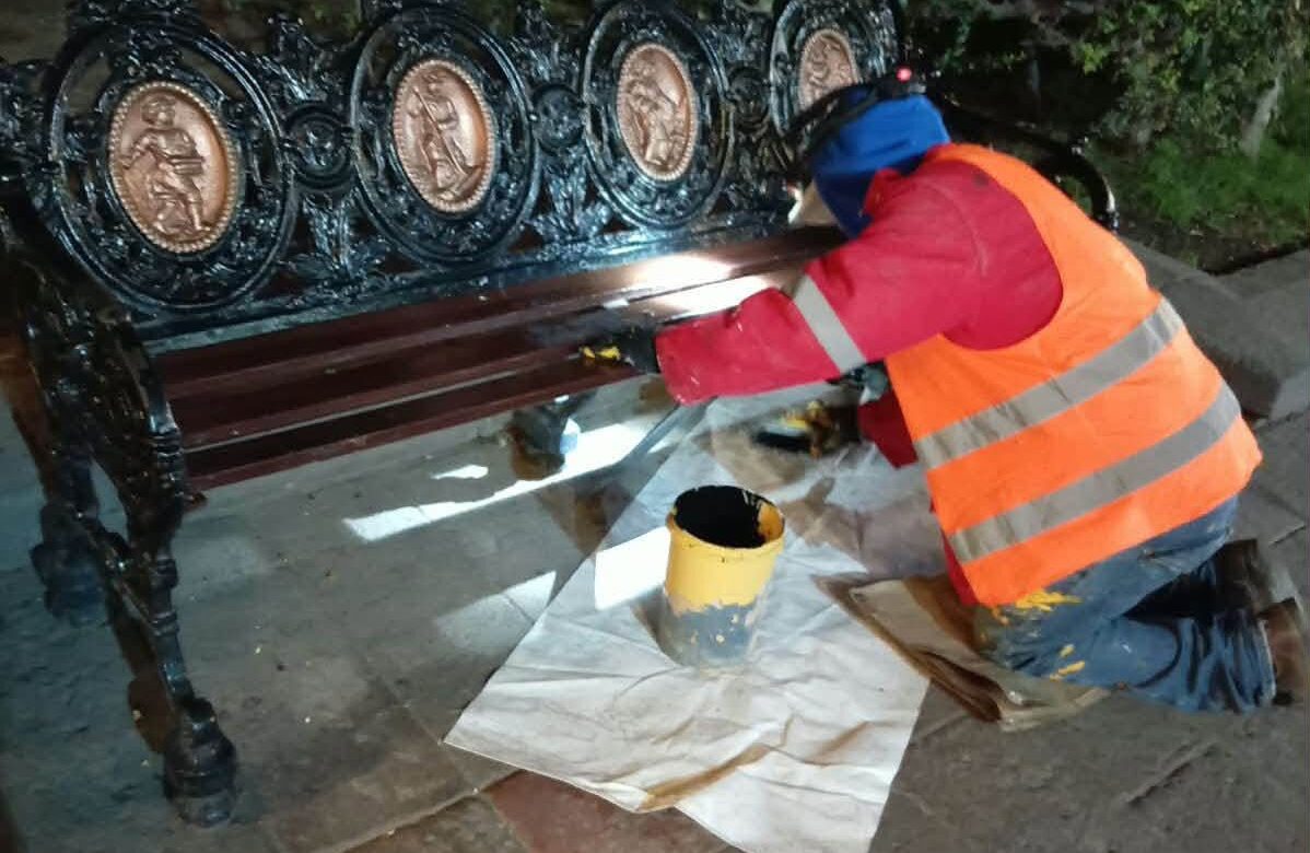GOBIERNO DE LA CAPITAL DA MANTENIMIENTO A ESPACIOS PÚBLICOS EN PLAZA DE ARMAS